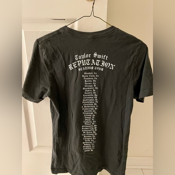 Taylor Swift Reputation Concert Shirt - Picture 3 of 5